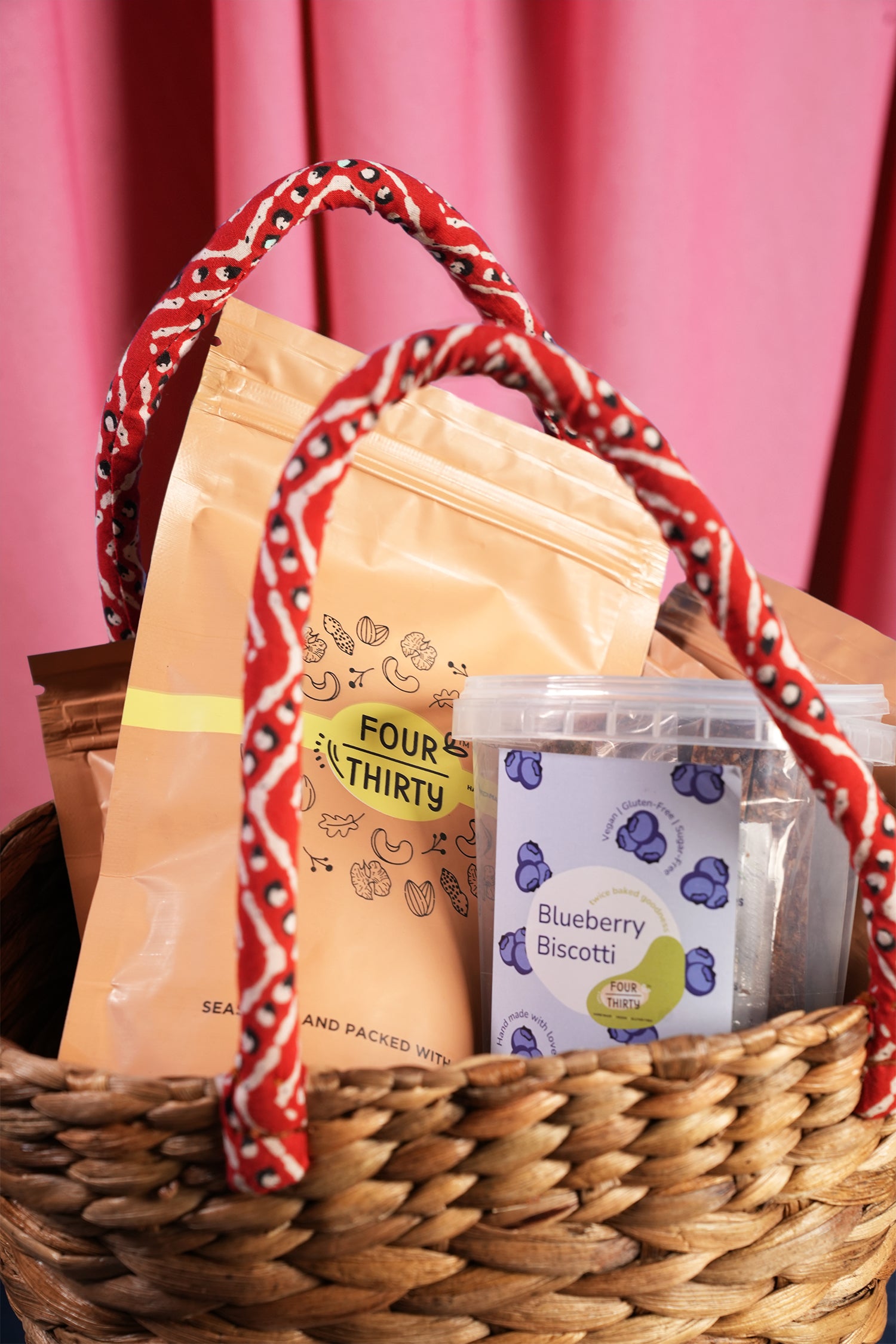 Zoomed in Festive Basket